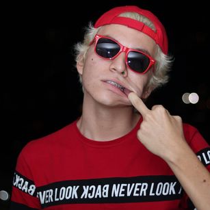 Model - Alvin Cazz bigcock