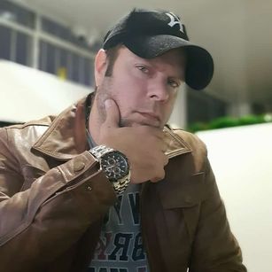 Model - MASTER BRUCE domination