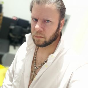 Model - MASTER BRUCE slave