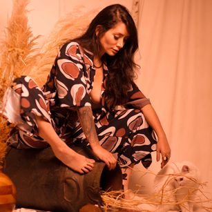 Model - MILA KOSLOV latina