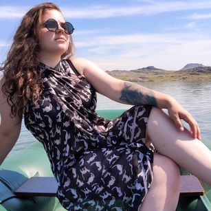 Model - LunaRoub masturbation