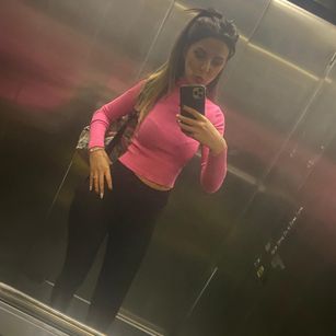 Model - SweetAllie joi