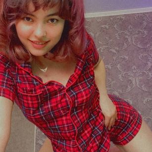 Model - Curly_girl hairy