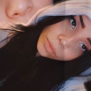 Model - Elizabeth ass