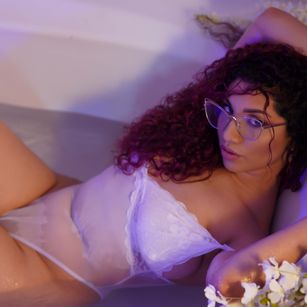 Model - ADRIANA VELEZ dirtytalk