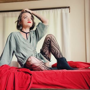 Model - Alice Finch feet