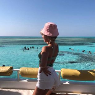 Model - MollyCandy feet