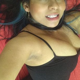 Model - Dahiana Henao squirt