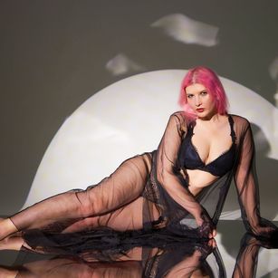 Model - Olisunny cuckold