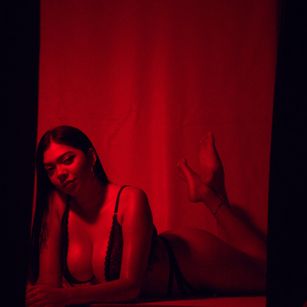 Model - Makena Asali longnails