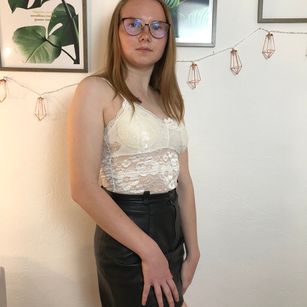 Model - Ruby Milton natural