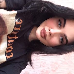 Model - Luxury Girl curvy