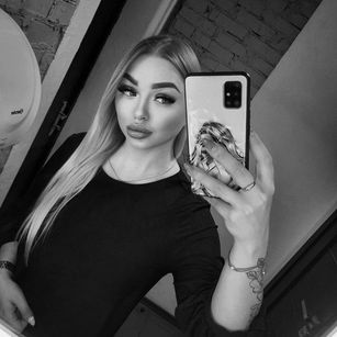 Model - Sweet girl pussy