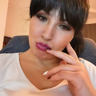 Model - MilfXXX Bicurious