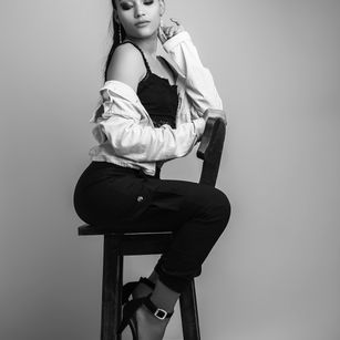 Model - Zoehade suck