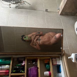 Model - amarilla_bombshell taboo