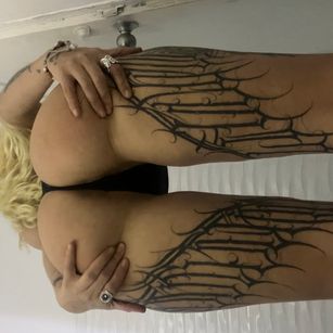 Model - amarilla_bombshell bigboobs