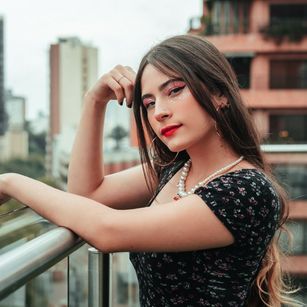 Model - Miamonroe footjob