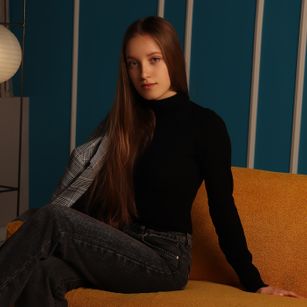 Model - EvaBryant skinny