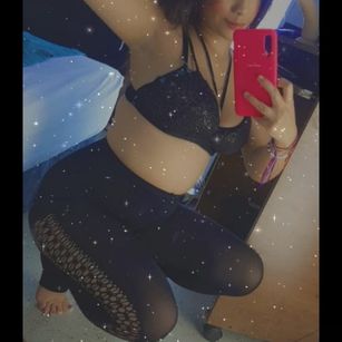 Model - Scarlett Diamond tattoos