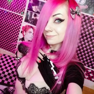 Model - AmyRose69 dildo