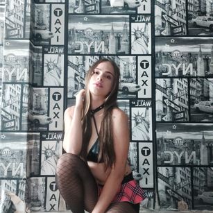 Model - CamilaScot girl