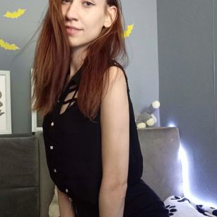 Model - maroonheart fetish