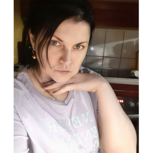 Model - Angelina flirting