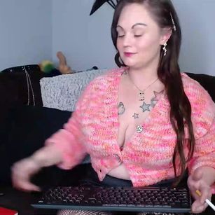 Model - Shannon Smokes curvy