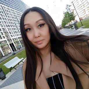 Model - Julia deepthroat