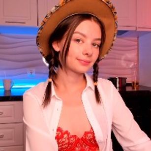 Model - Angelina Cutie fingering