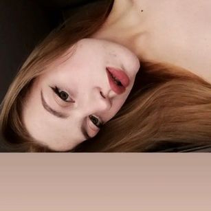 Model - Daisy Austin blowjob