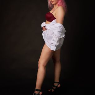 Model - Olisunny femdom