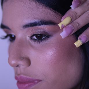 Model - Mia Collins latina