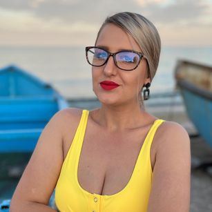 Model - MayaTrainor milf