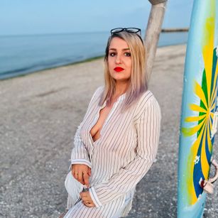 Model - MayaTrainor dominatrix