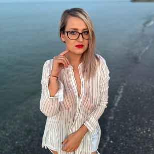 Model - MayaTrainor anal