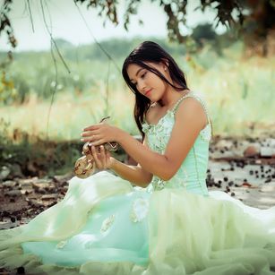 Model - Zoehade socks