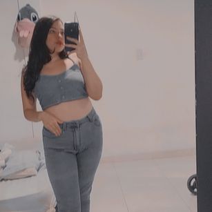 Model - Hot Latina pussy