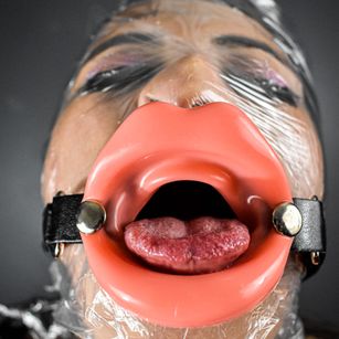 Model - Noemi Russel roleplay