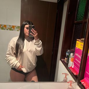 Model - Mara Castillo cute