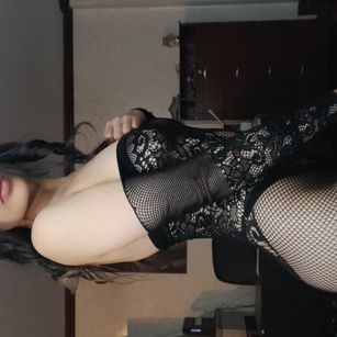 Model - Dalila squirt