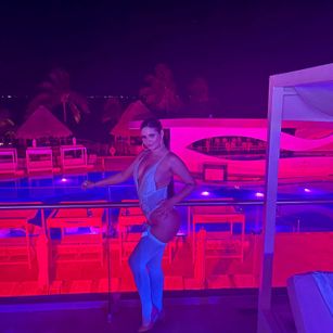 Model - LiaBlair heels