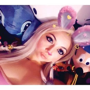 Model - LittlePinkBunnny young