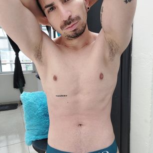 Model - LIAM-JACKOFF ass