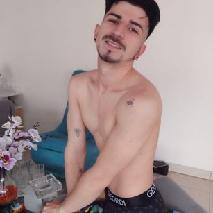 Model - LIAM-JACKOFF bdsm