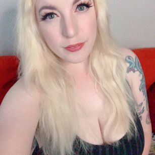 Model - Selina Kyl tattoos