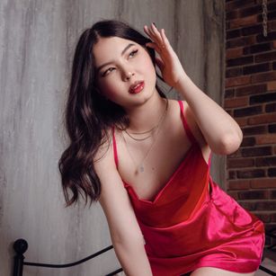 Model - MiaBell asian