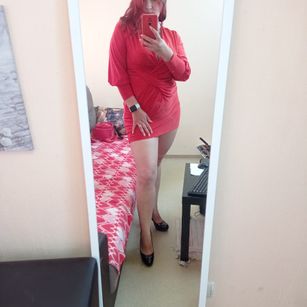 Model - Eva Elfie shaved