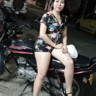 Model - Maylin juguetona